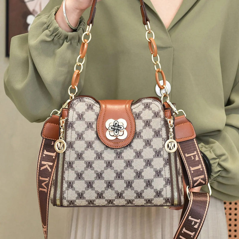 vintage letter printed shoulde - Vintage Zipper ulasan dan harga