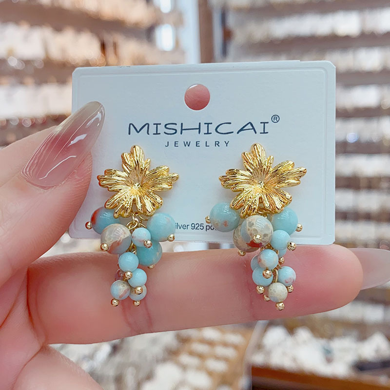 Turquoise Grape Cluster Stud E - Vintage Fashion Influencer ulasan dan harga